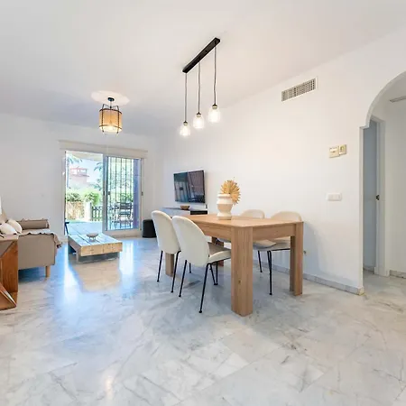 Apartmento En Con Acceso Directo A La Piscina! * Marbella