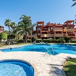 Bajo Con Acceso Directo Desde La Terraza A La Piscina Y Parking Privado En La Reserva De By Sunny Residences アパート マルベーリャ