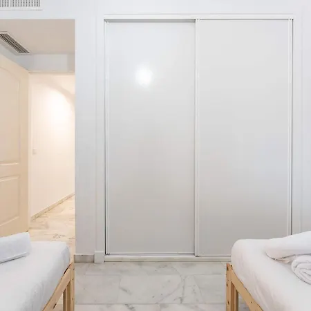 Apartmento En Con Acceso Directo A La Piscina! * Marbella